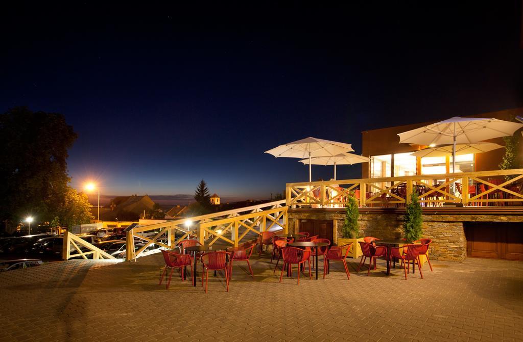 Hotel Pod Zamkem Boskovice Exterior foto